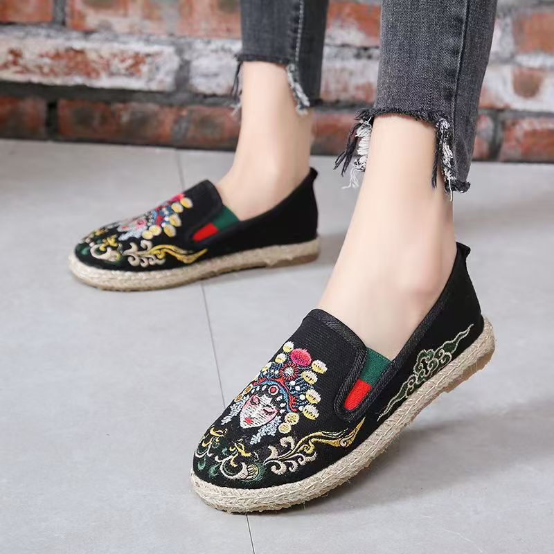 Women Flat Sole Embroidered Cl - огляд і ціна Embroidery Style