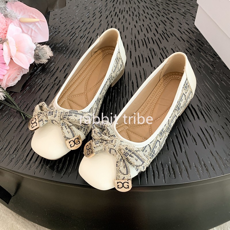 Comfortable French Womens Sing - огляд і ціна Embroidery Style